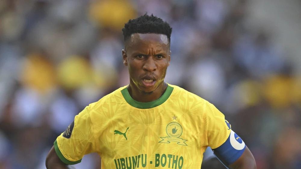 Captain Themba Zwane signs new deal with Mamelodi Sundowns